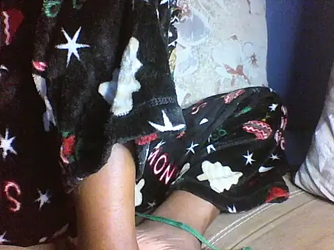 Snapshot of Moongodessy chatting on December 21, 2025, 2:57 pm Moongodessy online show from December 21, 2025, 2:57 pm