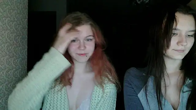 Snapshot of Poppy_sun chatting on October 8, 2025, 7:11 pm Poppy sun online show from October 8, 2025, 7:11 pm