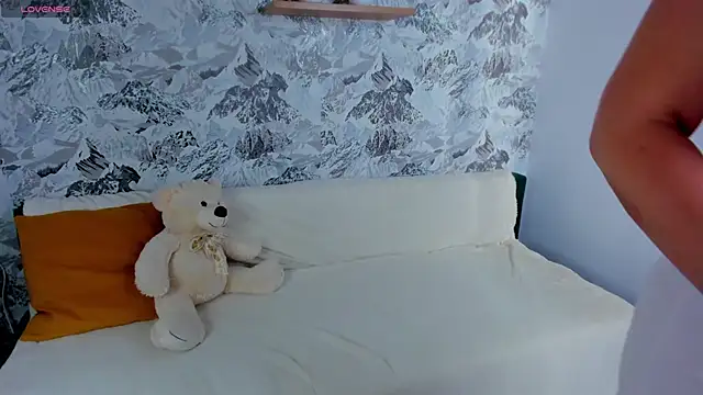 BattyBaker online show from October 15, 2025, 2:44 am