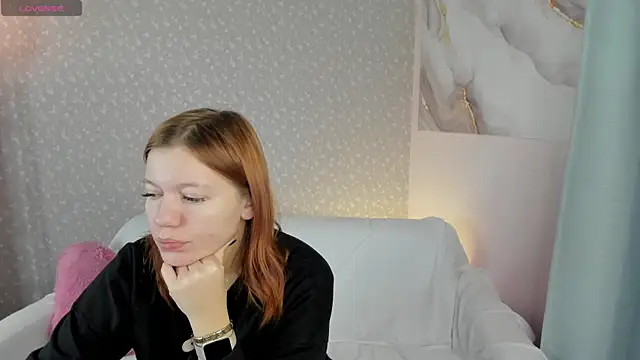 BattyBaker online show from November 12, 2025, 2:23 am