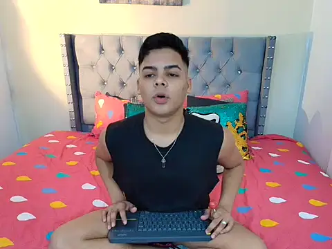 stewart mateo  online show from October 15, 2025, 2:01 am