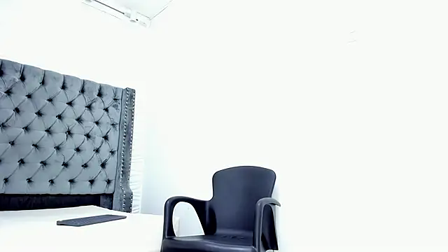 DOUGLAS 099 online show from October 11, 2025, 4:22 am