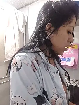 Queen Ashly online show from November 3, 2025, 9:27 pm