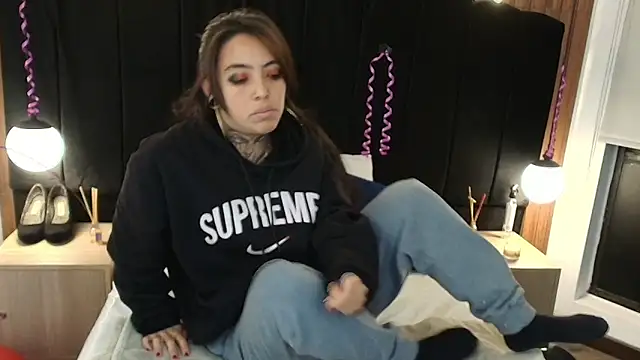 LiaMonroee  online show from March 26, 2026, 12:00 pm