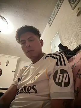 Snapshot of Dario12345z chatting on March 3, 2026, 5:46 am Dario12345z online show from March 3, 2026, 5:46 am