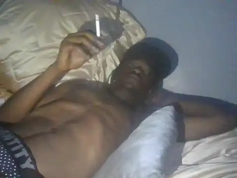 Snapshot of Nykho17 chatting on October 1, 2025, 9:43 pm Nykho17 online show from October 1, 2025, 9:43 pm