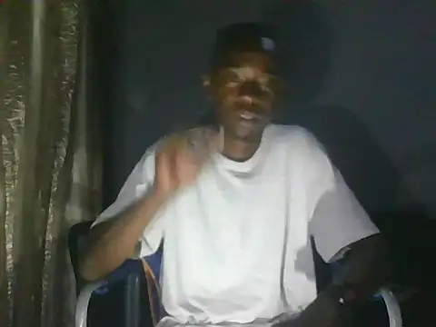 Snapshot of Nykho17 chatting on October 28, 2025, 10:34 pm Nykho17 online show from October 28, 2025, 10:34 pm