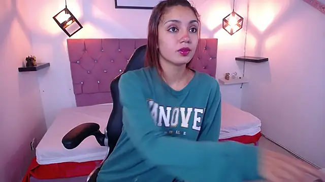 Ariana Toro online show from September 19, 2025, 2:29 pm