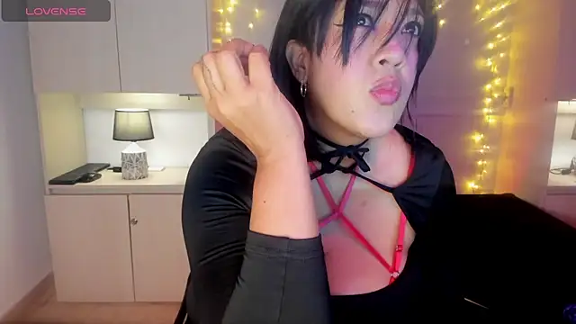 VickyRuiz  online show from April 18, 2026, 7:58 pm