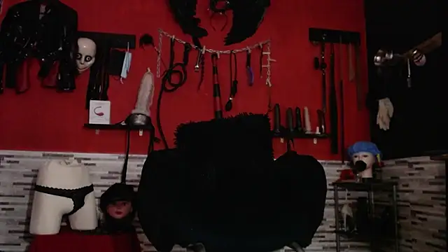 Miss Mirandaa online show from October 5, 2025, 9:45 pm