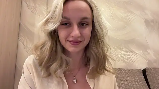 AdeleEverhart online show from November 29, 2025, 6:11 pm