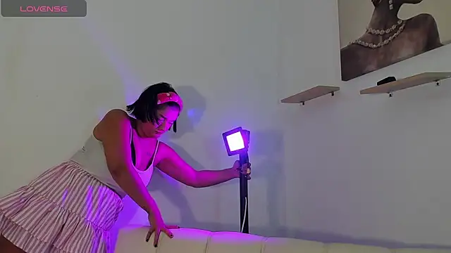 Gabrielaa Miller  online show from September 27, 2025, 7:30 pm