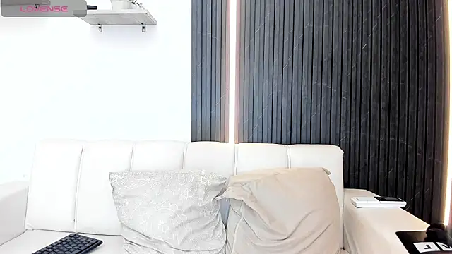 Gabrielaa Miller  online show from November 8, 2025, 7:23 pm