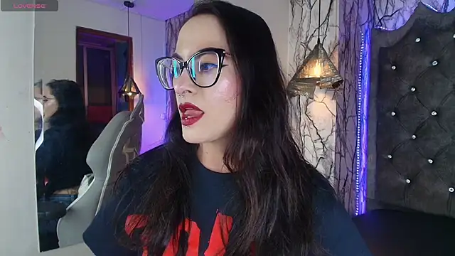 Snapshot of Zami_Escobar_of chatting on October 6, 2025, 7:33 pm Zami Escobar of online show from October 6, 2025, 7:33 pm