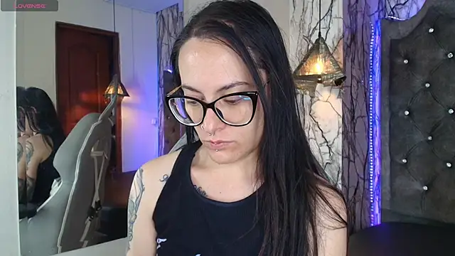 Snapshot of Zami_Escobar_of chatting on October 8, 2025, 7:22 pm Zami Escobar of online show from October 8, 2025, 7:22 pm