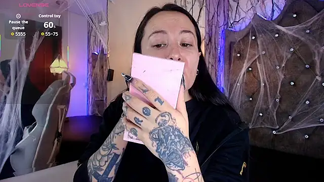 Snapshot of Zami_Escobar_of chatting on November 5, 2025, 5:35 pm Zami Escobar of online show from November 5, 2025, 5:35 pm