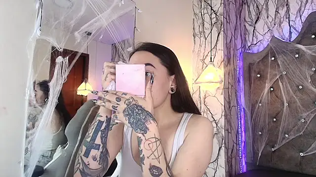 Snapshot of Zami_Escobar_of chatting on November 8, 2025, 6:40 pm Zami Escobar of online show from November 8, 2025, 6:40 pm