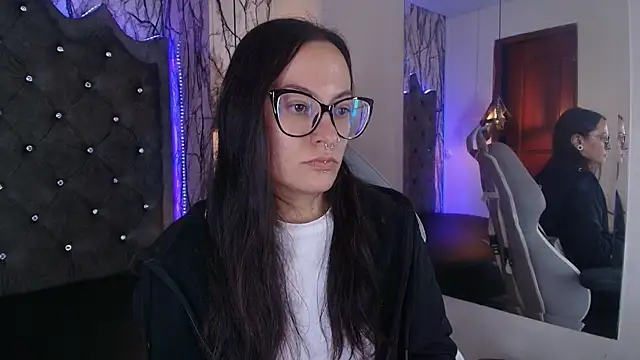 Snapshot of Zami_Escobar_of chatting on November 13, 2025, 6:51 pm Zami Escobar of online show from November 13, 2025, 6:51 pm