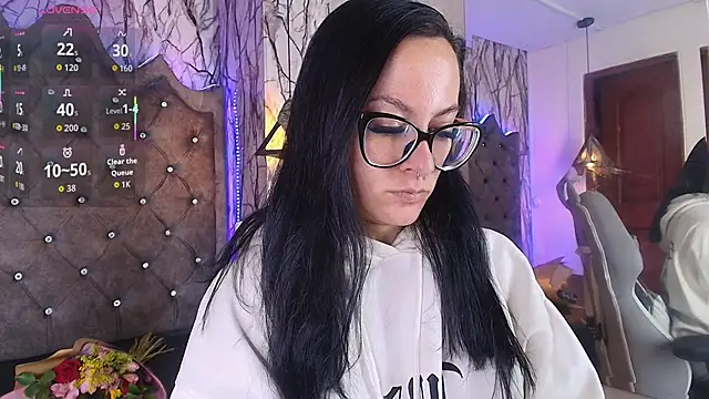 Zami Escobar of online show from November 28, 2025, 6:32 pm