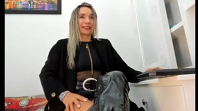 Ms lunaRose online show from May 30, 2026, 1:46 am