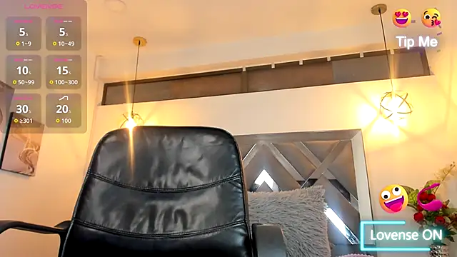 Candy Hott7 online show from October 7, 2025, 8:39 pm