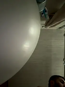 Snapshot of Diicaprio69 chatting on October 16, 2025, 8:21 pm Diicaprio69 online show from October 16, 2025, 8:21 pm