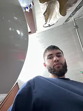 Snapshot of Diicaprio69 chatting on October 31, 2025, 8:21 pm Diicaprio69 online show from October 31, 2025, 8:21 pm