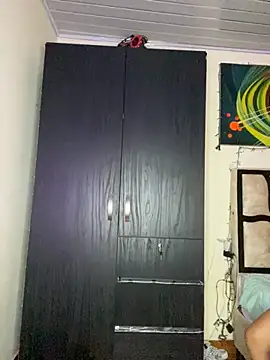 Snapshot of Nezuko-uWux chatting on October 2, 2025, 7:48 am Nezuko-uWux online show from October 2, 2025, 7:48 am