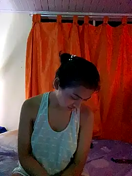 Snapshot of Nezuko-uWux chatting on October 17, 2025, 5:43 am Nezuko-uWux online show from October 17, 2025, 5:43 am