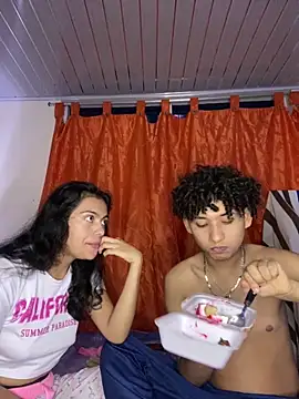 Snapshot of Nezuko-uWux chatting on November 7, 2025, 6:57 am Nezuko-uWux online show from November 7, 2025, 6:57 am