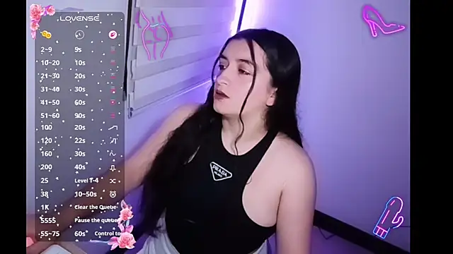 Snapshot of DanniG2000_ chatting on November 25, 2025, 3:28 am DanniG2000 online show from November 25, 2025, 3:28 am