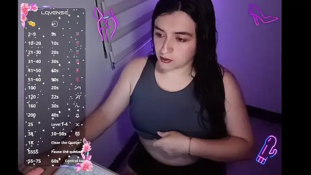 Snapshot of DanniG2000_ chatting on December 1, 2025, 3:33 am DanniG2000 online show from December 1, 2025, 3:33 am