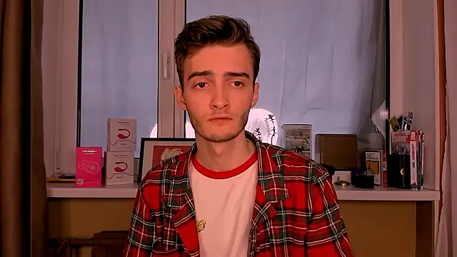 Snapshot of spider____man chatting on September 24, 2025, 12:08 pm spider man online show from September 24, 2025, 12:08 pm