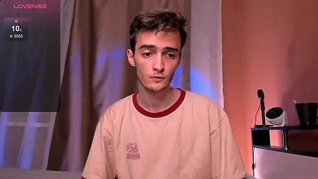 Snapshot of spider____man chatting on October 11, 2025, 6:28 pm spider man online show from October 11, 2025, 6:28 pm