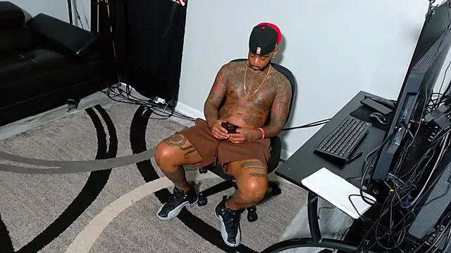 Snapshot of SLANGONDEMHOES chatting on October 30, 2025, 6:19 pm SLANGONDEMHOES online show from October 30, 2025, 6:19 pm