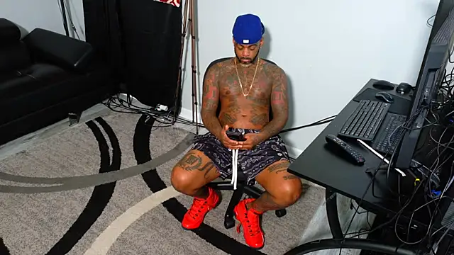 Snapshot of SLANGONDEMHOES chatting on November 4, 2025, 10:31 pm SLANGONDEMHOES online show from November 4, 2025, 10:31 pm