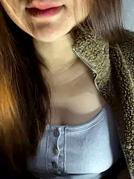 Hinne07 online show from December 17, 2025, 1:44 am