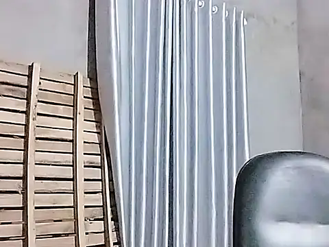 Snapshot of Siglemom_sexy chatting on October 24, 2025, 8:27 pm Siglemom sexy online show from October 24, 2025, 8:27 pm