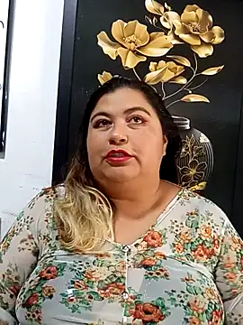 curvy diva  online show from October 5, 2025, 12:03 pm