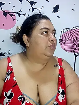 curvy diva  online show from October 12, 2025, 11:20 am