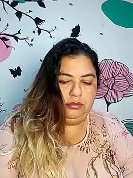 curvy diva  online show from October 24, 2025, 11:06 am