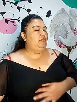 curvy diva  online show from November 15, 2025, 11:18 am