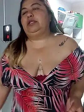 curvy diva  online show from December 17, 2025, 10:43 am