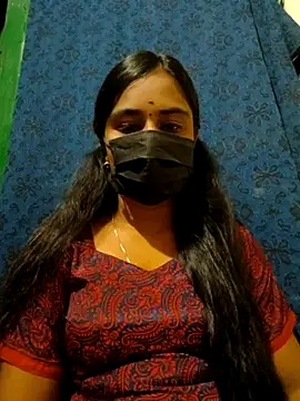 mini-queen online show from October 9, 2025, 5:44 pm