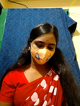 mini-queen online show from November 3, 2025, 12:28 pm