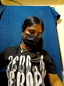 Snapshot of mini-queen chatting on April 2, 2026, 3:53 pm mini-queen online show from April 2, 2026, 3:53 pm