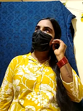 Snapshot of mini-queen chatting on April 8, 2026, 6:30 pm mini-queen online show from April 8, 2026, 6:30 pm