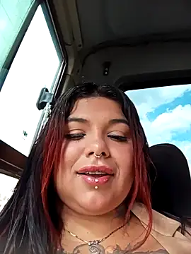 snow belle online show from October 29, 2025, 7:15 pm