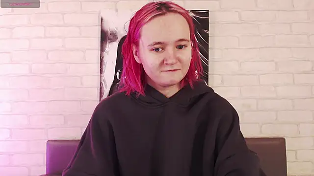 Ericha Stone online show from September 29, 2025, 1:22 am