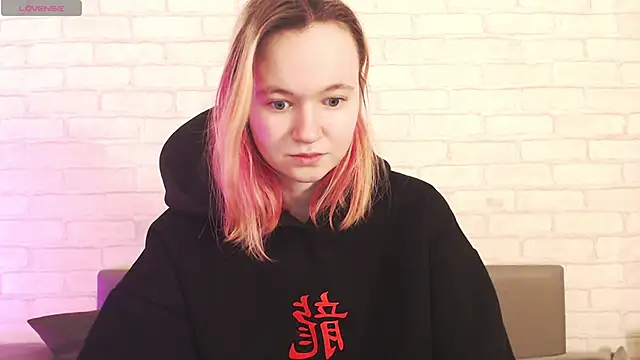 Ericha Stone online show from March 12, 2026, 1:56 am